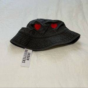 Urban outfitters bucket hat hearts